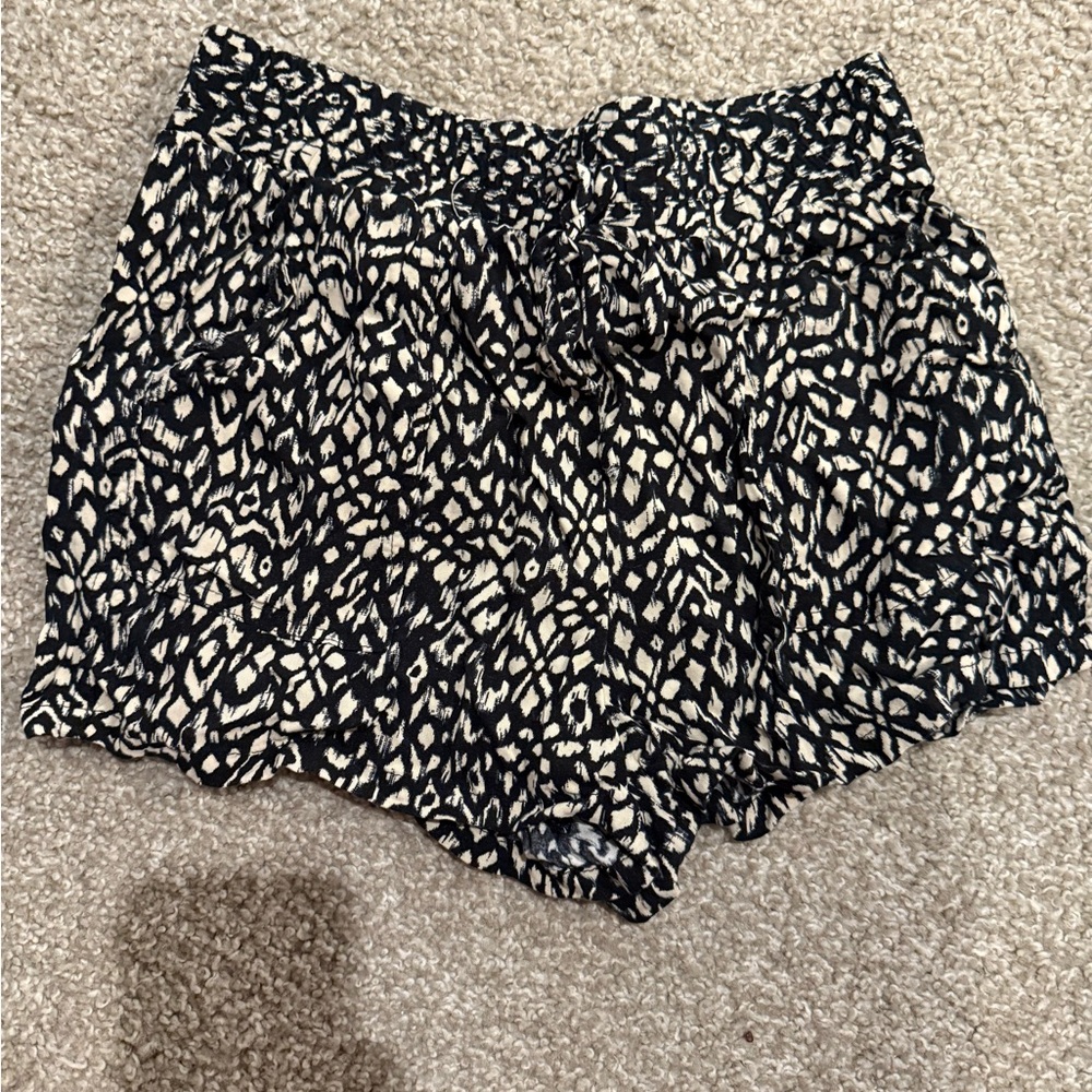 Chic Black and White Patterned Shorts